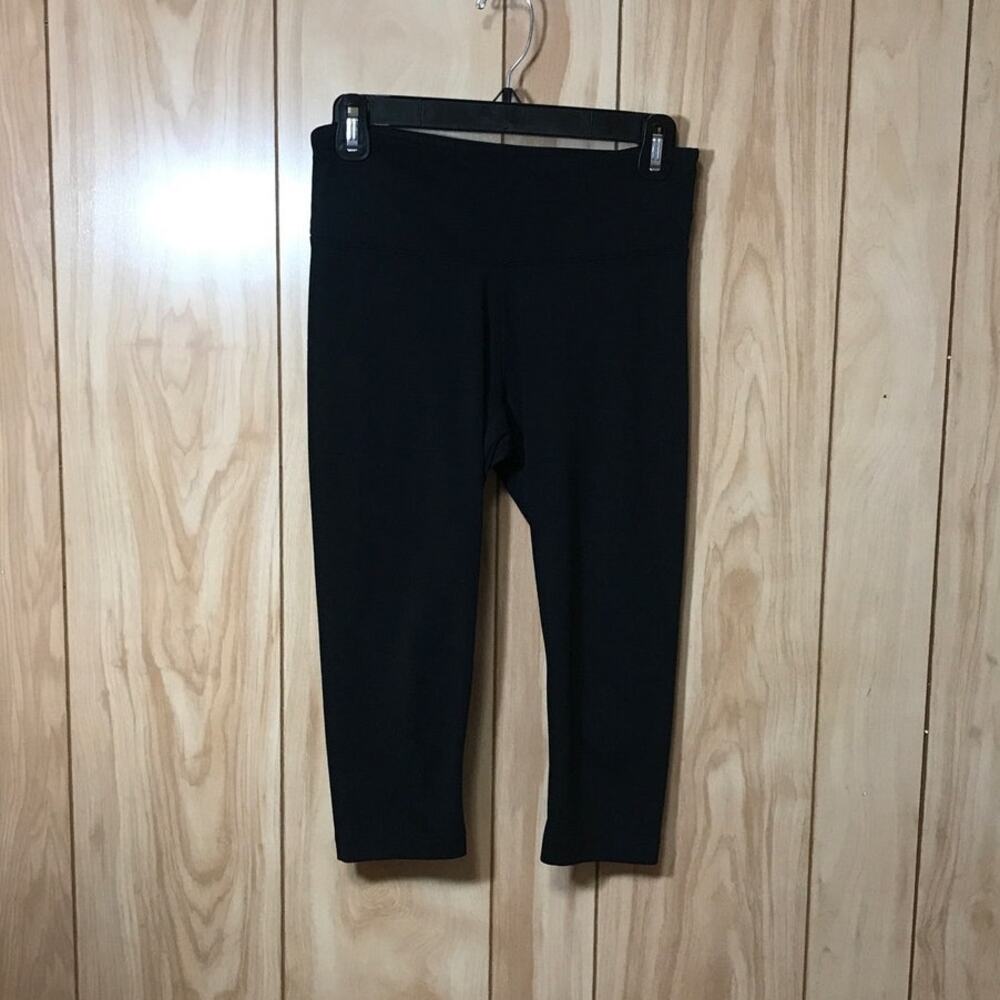 The Balance Collection by Marika Stretch Capri Leggings S